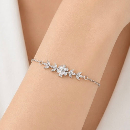 Silver flower chain bracelet