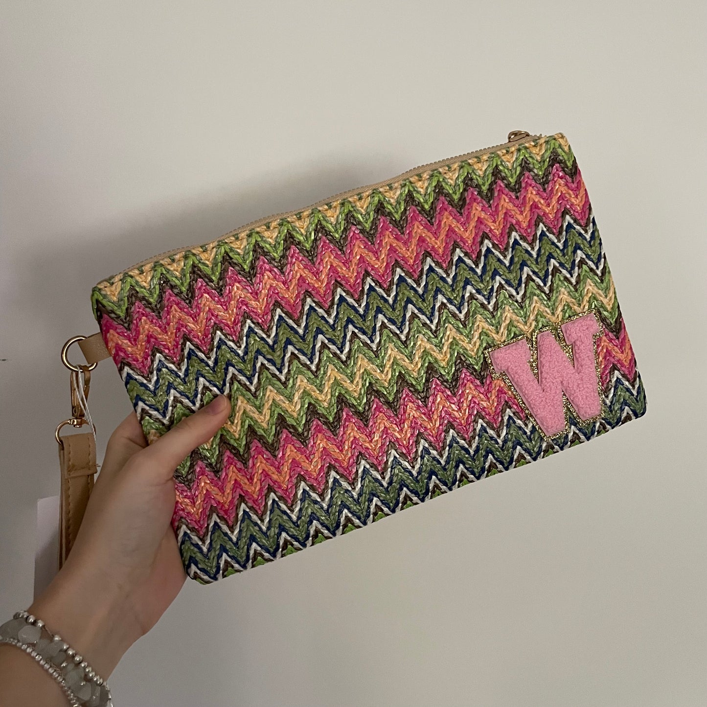 Outlet: W chevron pouch