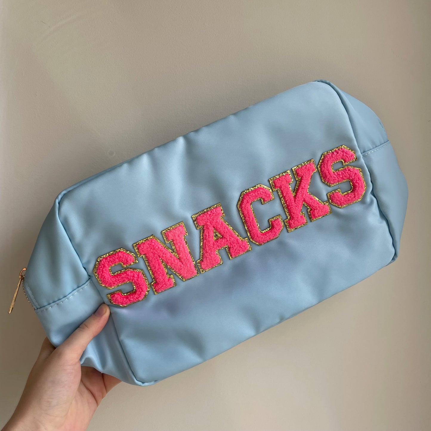 Outlet: Snacks Blue Pouch